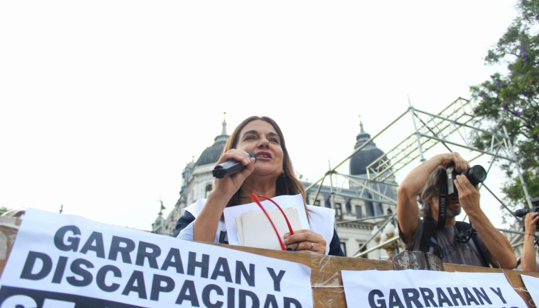 Hospital Garrahan: abrazo y marcha a Plaza de Mayo reclamando por discapacidad