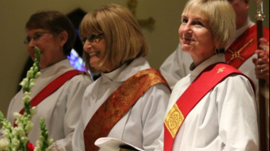Vaticano: no al diaconado femenino, aunque la sentencia no es definitiva