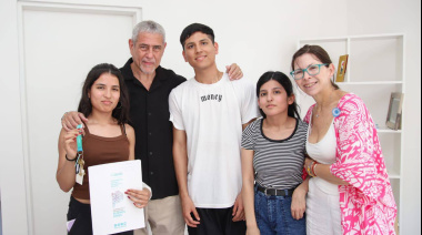 Ferraresi y Batakis entregaron viviendas en Villa Tranquila